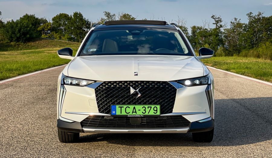De Szép – DS 4 Cross Rivoli E-tense - Autó & Motor - MOBILITY - 2022 DS4 teszt, DS 4 Cross Rivoli teszt, ds4 auto, DS4 cross teszt, ds4 teszt, 