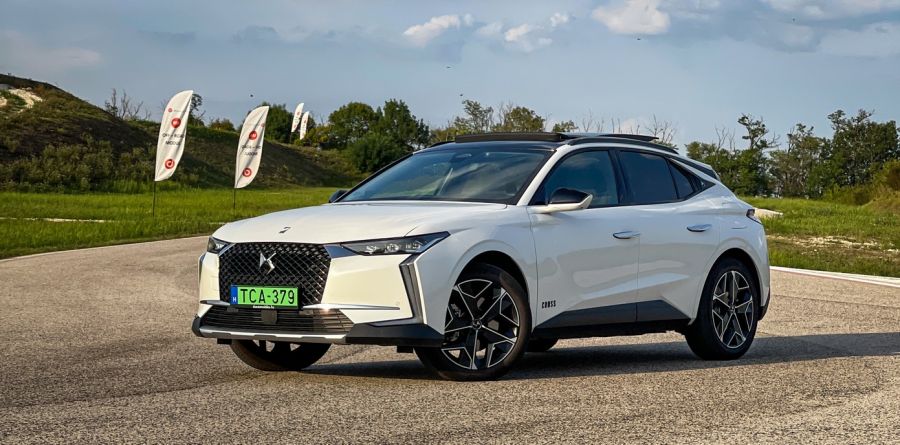 De Szép – DS 4 Cross Rivoli E-tense - Autó & Motor - MOBILITY - 2022 DS4 teszt, DS 4 Cross Rivoli teszt, ds4 auto, DS4 cross teszt, ds4 teszt, 