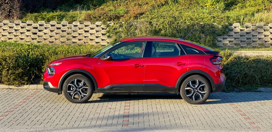 Egyedül a csapatban – CITROËN ë-C4 - Autó & Motor - MOBILITY - citroen c4 elektromos teszt, citroen e-c4 teszt, e-c4 citroen, e-c4 electric, elektromos C4 teszt, 