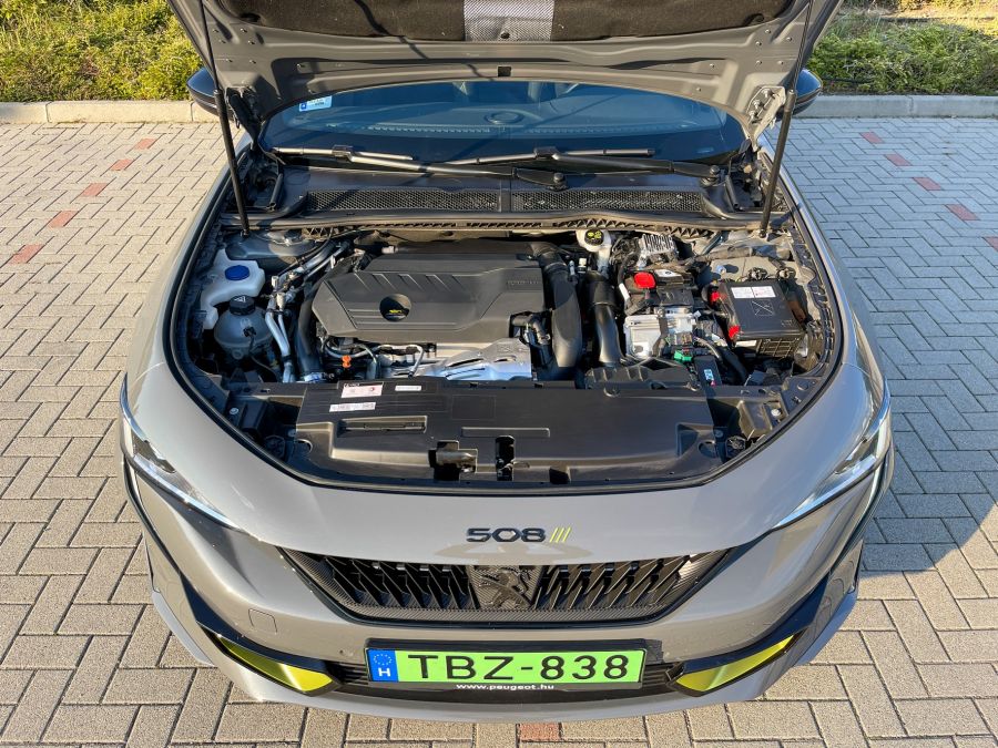 Sportkombi Peugeot módra – Peugeot 508 SW PSE PHEV - Autó & Motor - MOBILITY - 