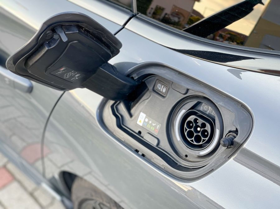 Sportkombi Peugeot módra – Peugeot 508 SW PSE PHEV - Autó & Motor - MOBILITY - 