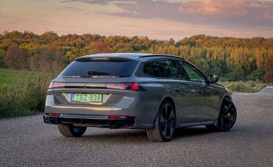 Sportkombi Peugeot módra – Peugeot 508 SW PSE PHEV - Autó & Motor - MOBILITY - 
