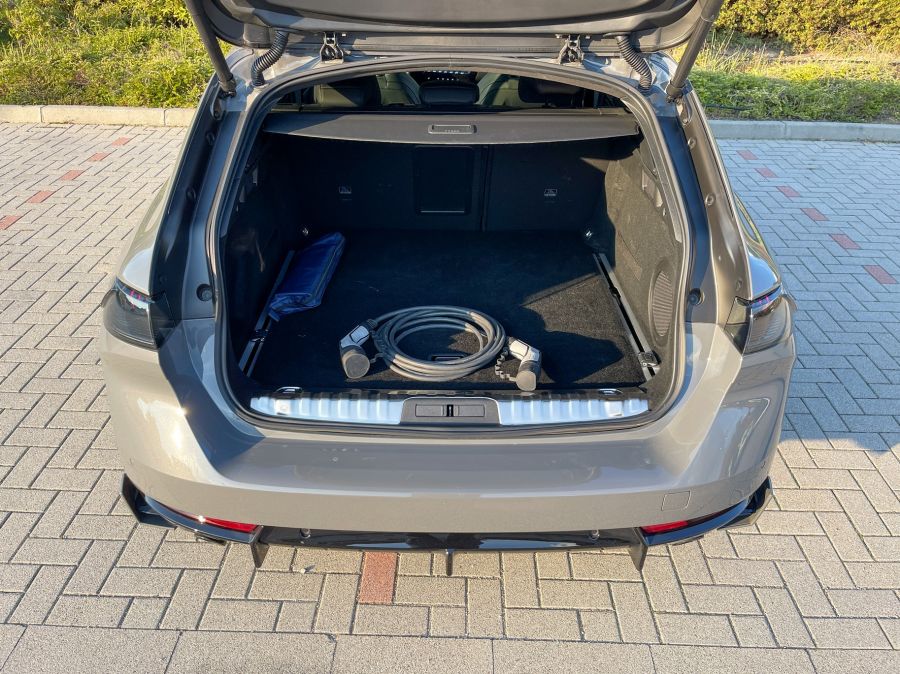 Sportkombi Peugeot módra – Peugeot 508 SW PSE PHEV - Autó & Motor - MOBILITY - 