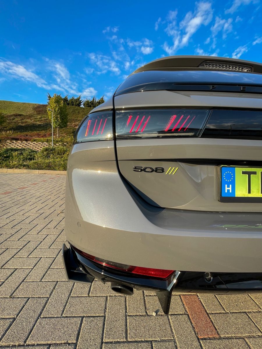 Sportkombi Peugeot módra – Peugeot 508 SW PSE PHEV - Autó & Motor - MOBILITY - 