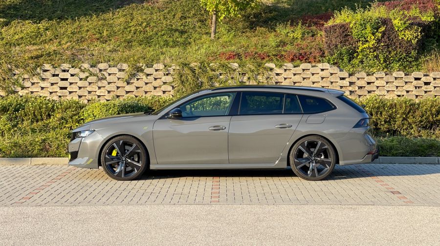 Sportkombi Peugeot módra – Peugeot 508 SW PSE PHEV - Autó & Motor - MOBILITY - 