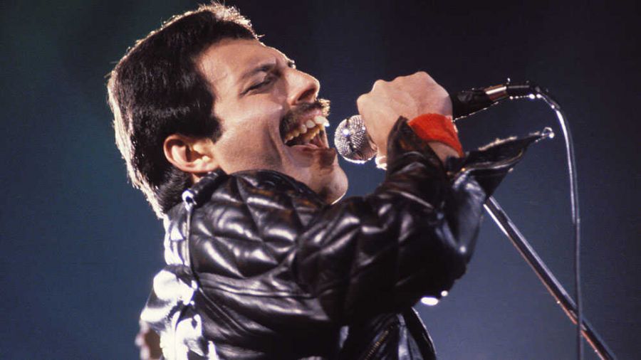 'Sok ezren szeretnek engem, mégis a világ legmagányosabb emberének érzem magam.' - Idézetek Freddie Mercury-tól - STYLENEWS - Kultúra - freddie mercury, idézetek,