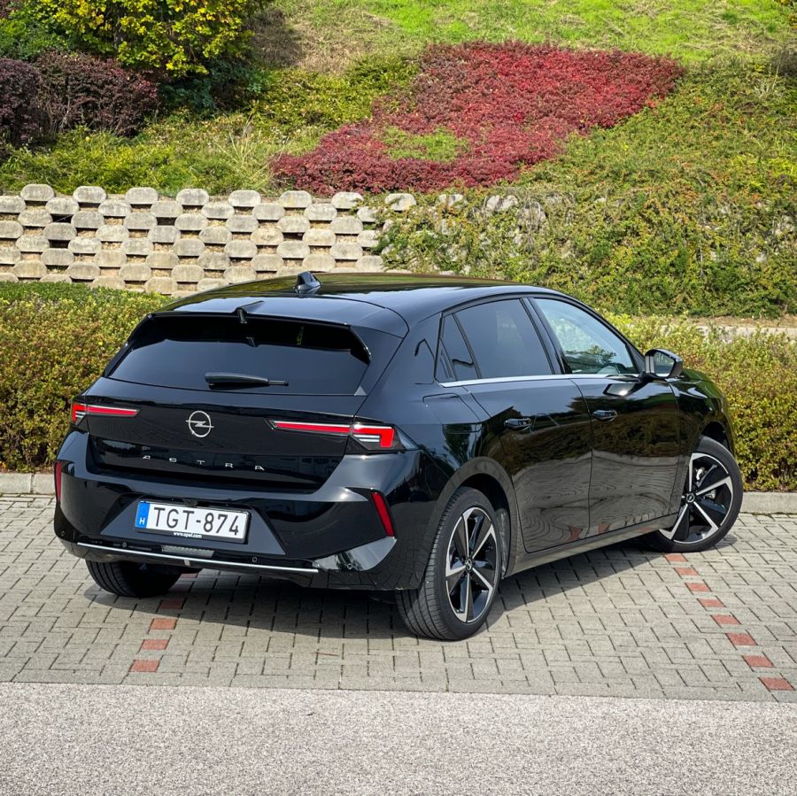 Jó lesz-e számára a csillagok állása? – 2022 Opel Astra 1,5 dízel Elegance - Autó & Motor - MOBILITY - 2022 Opel Astra 1%2C5 dízel Elegance teszt, 2022 Opel Astra dízel teszt, Astra Elegance 1%2C5 dízel, Astra teszt, 