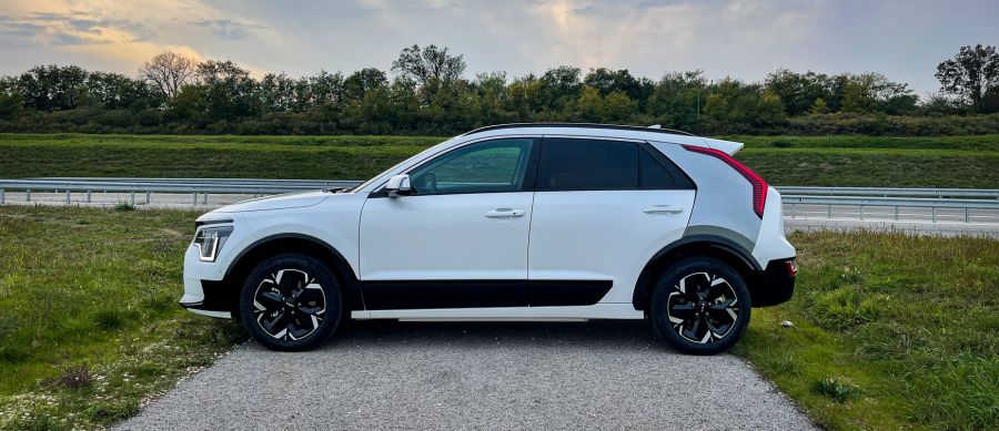 Briliáns - Kia Niro EV Kryptonite - Autó & Motor - MOBILITY - 2022 KIA e-Niro Kryptonite teszt, 2022 KIA e-Niro teszt, 2022 KIA Niro EV Kryptonite teszt, e-Niro teszt, elektromos Niro teszt, KIA e Niro, kia niro, KIA Niro EV, Niro EV teszt, 