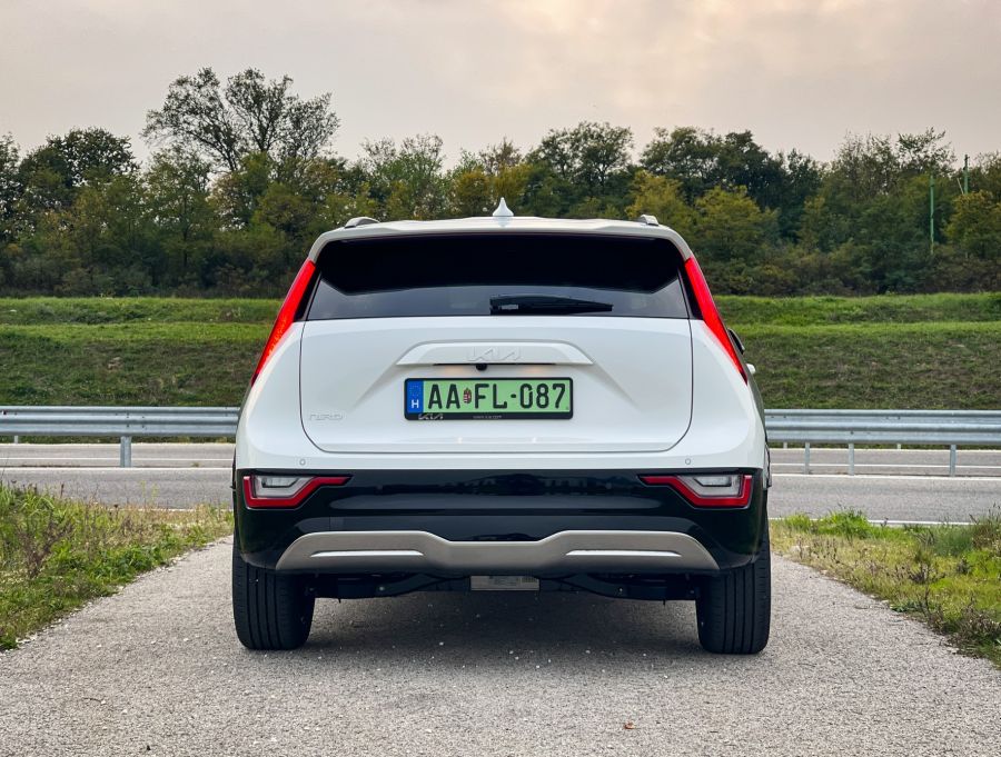 Briliáns - Kia Niro EV Kryptonite - Autó & Motor - MOBILITY - 2022 KIA e-Niro Kryptonite teszt, 2022 KIA e-Niro teszt, 2022 KIA Niro EV Kryptonite teszt, e-Niro teszt, elektromos Niro teszt, KIA e Niro, kia niro, KIA Niro EV, Niro EV teszt, 