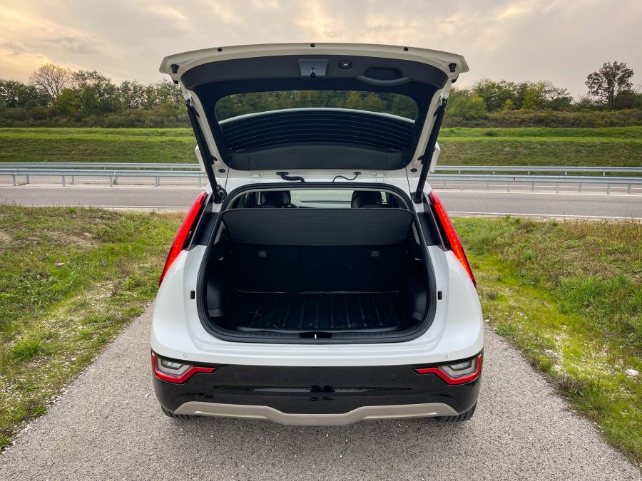 Briliáns - Kia Niro EV Kryptonite - Autó & Motor - MOBILITY - 2022 KIA e-Niro Kryptonite teszt, 2022 KIA e-Niro teszt, 2022 KIA Niro EV Kryptonite teszt, e-Niro teszt, elektromos Niro teszt, KIA e Niro, kia niro, KIA Niro EV, Niro EV teszt, 