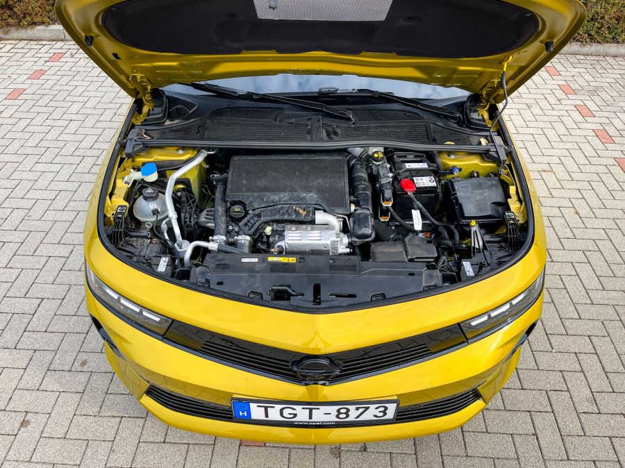 Per ardua ad astra / göröngyös út a csillagokig – Opel Astra 1.2 GS Line - Autó & Motor - MOBILITY - 2022 astra 1.2 gs line teszt, 2022 Opel Astra L teszt, Astra 1.2 gs line teszt, Astra GS Line teszt, astra l, opel astra, 