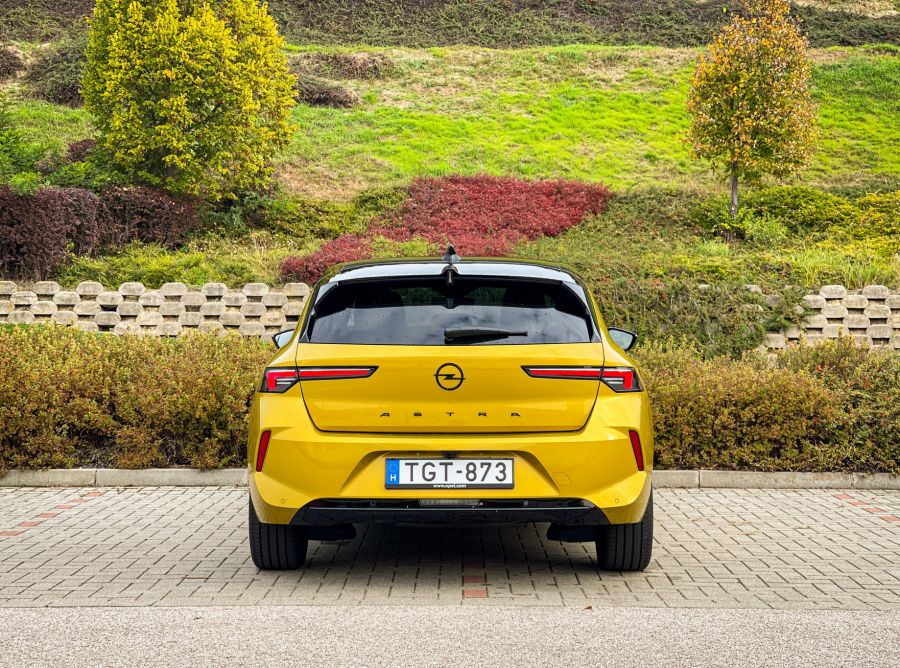 Per ardua ad astra / göröngyös út a csillagokig – Opel Astra 1.2 GS Line - Autó & Motor - MOBILITY - 2022 astra 1.2 gs line teszt, 2022 Opel Astra L teszt, Astra 1.2 gs line teszt, Astra GS Line teszt, astra l, opel astra, 