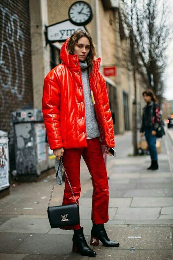 Stílusiskola: piros outfitek szürke hétküznapokra -  -  - divat, outfit, ősz, piros, stílus, 