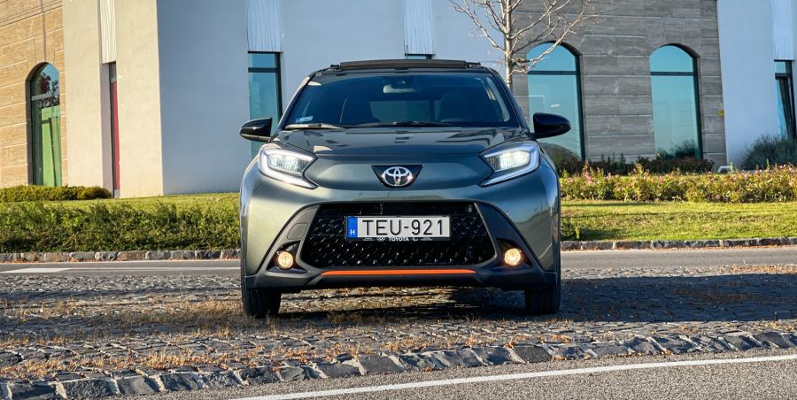 Vehetnék nagyobbat, talán jobbat is, de nekem ez kell – Toyota Aygo X Limited JBL Canvas - Autó & Motor - MOBILITY - aygo, aygo x, aygo x teszt, Toyota Ago X Limited JBL Canvas teszt, toyota Aygo x, 
