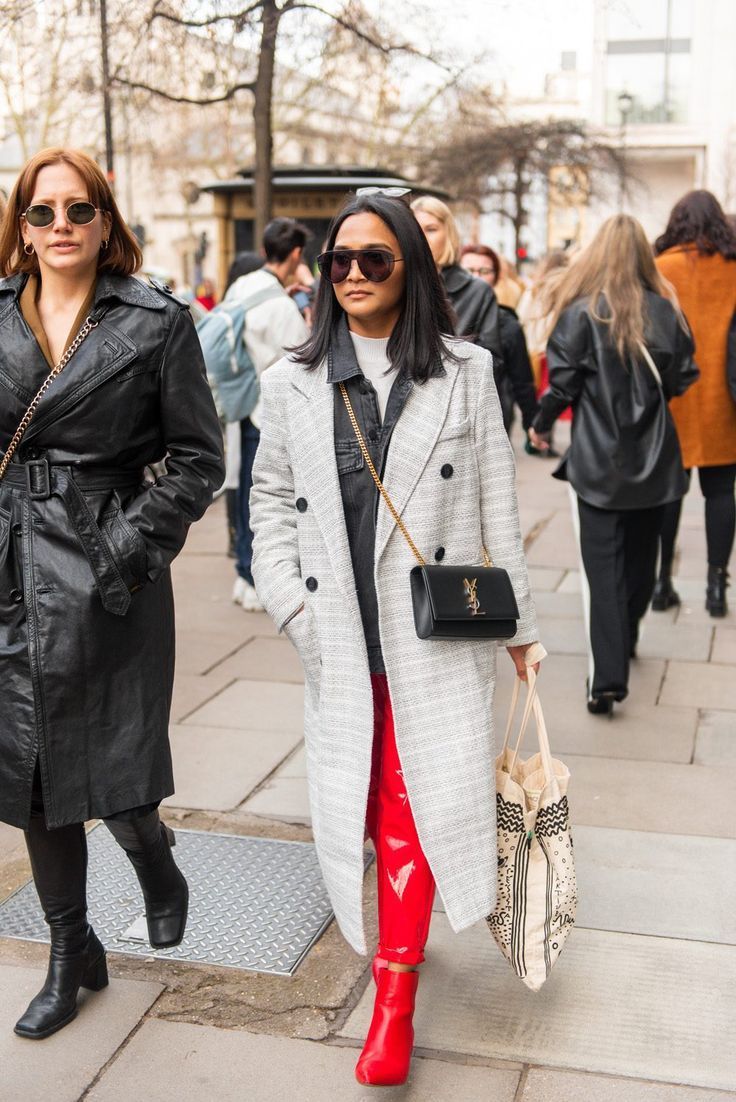 Stílusiskola: így viselj piros csizmákat -  -  - csizma, divat, outfit, piros csizma, stílus, 