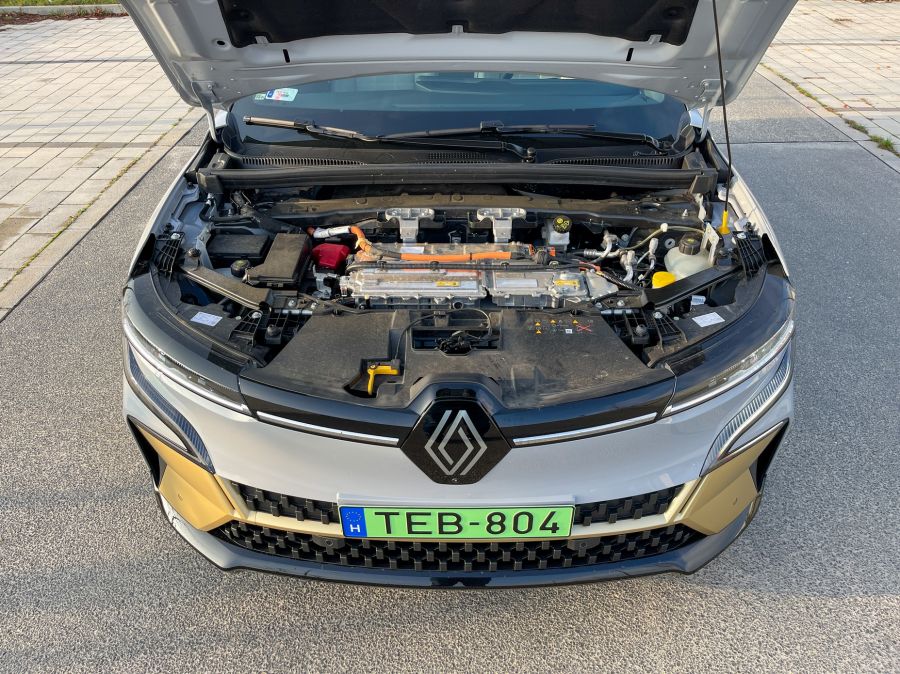 Jobb később, mint soha – Renault Megane E-tech EV60 Optimum charge iconic - Autó & Motor - MOBILITY - megane e tech, megane e tech EV60 Optimum charge teszt, renault megane e-tech teszt, renault megane elektromos,