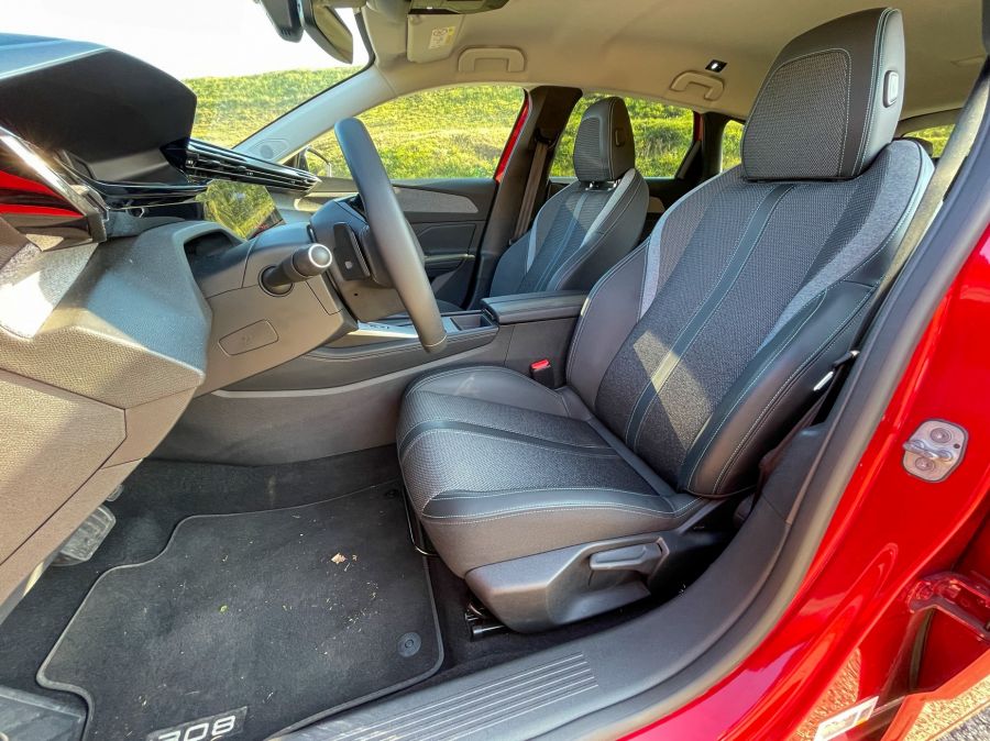 Nagyobb helyre fel és ne unatkozz!  – Peugeot 308 SW 1.2 Allure - Autó & Motor - MOBILITY - 2022 Peugeot 308 sw 1.2 Allure teszt, 308 kombi teszt, 308 peugeot, 308 sw benzin teszt, 308 sw peugeot,