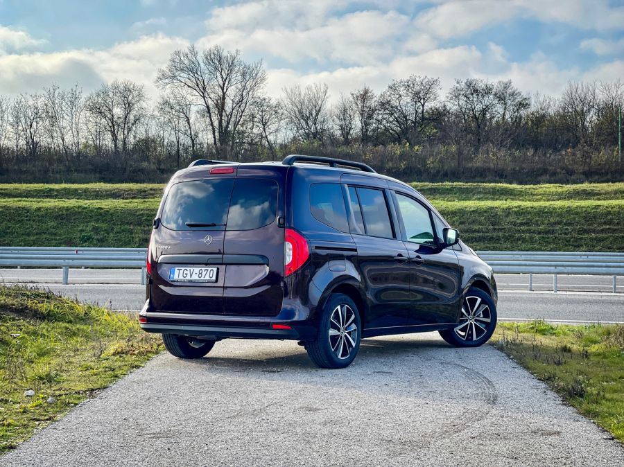 Akinek az inge pont az nem veszi magára – Mercedes-Benz T-osztály T180d - Autó & Motor - MOBILITY - mercedes benz, Mercedes Benz T osztály teszt, Mercedes benz t180d teszt, Mercedes T180d teszt, t180 d teszt, t180 mercedes,