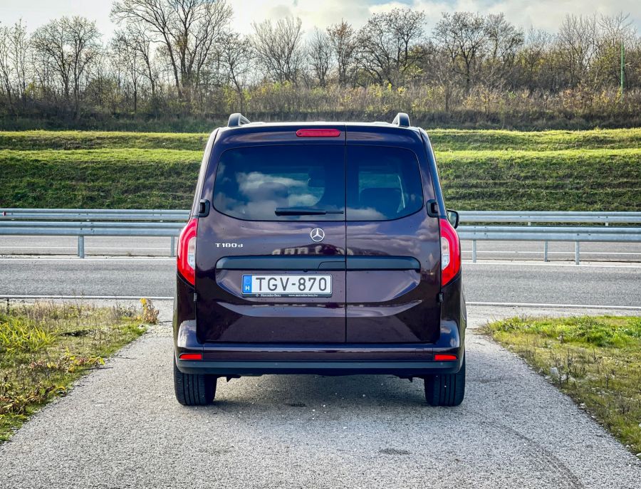 Akinek az inge pont az nem veszi magára – Mercedes-Benz T-osztály T180d - Autó & Motor - MOBILITY - mercedes benz, Mercedes Benz T osztály teszt, Mercedes benz t180d teszt, Mercedes T180d teszt, t180 d teszt, t180 mercedes,