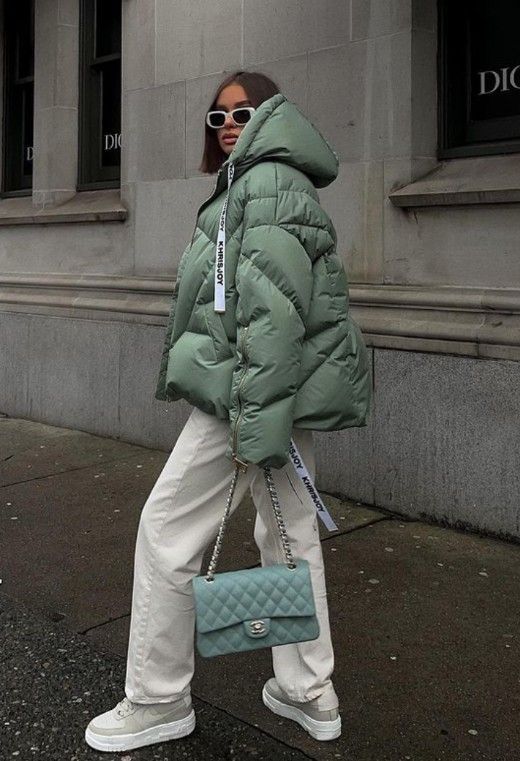 Stílusiskola: így viseld télen a csodás zsályazöld színt -  -  - stílusiskola,