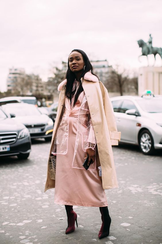 Stílusiskola: így viseld télen a púderrózsaszínt -  -  - divat, outfit, púderrózsaszín, stílus, tél, 