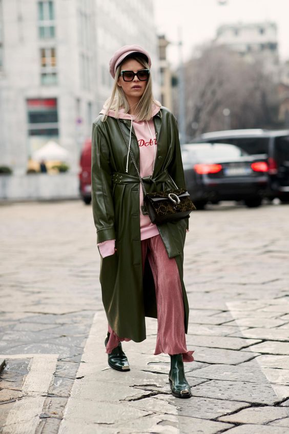 Stílusiskola: így viseld télen a púderrózsaszínt -  -  - divat, outfit, púderrózsaszín, stílus, tél, 