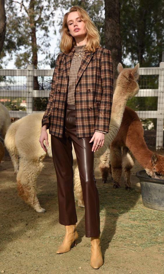 Stílusiskola: így viselj kockás blézereket -  -  - blézer, divat, kockás blézer, outfit, stílus, 