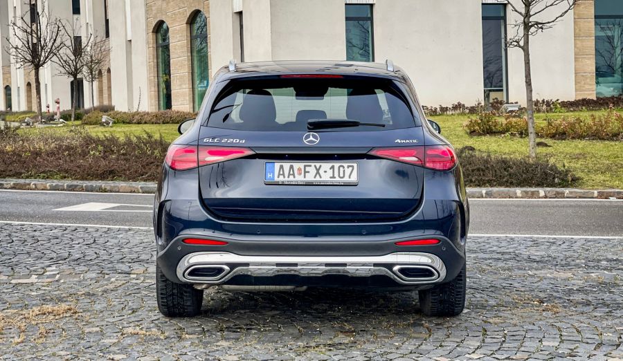 Két lépést előre és egyet sem hátra – Mercedes-Benz GLC Offroader 220d 4MATIC - Autó & Motor - MOBILITY - 2022 mercedes GLC, 2022 Mercedes GLC 220d 4 Matic teszt, 2022 Mercedes GLC teszt, 2023 GLC Mercedes, GLC 220d teszt, GLC mercedes teszt, Mercedes GLC 220d teszt,