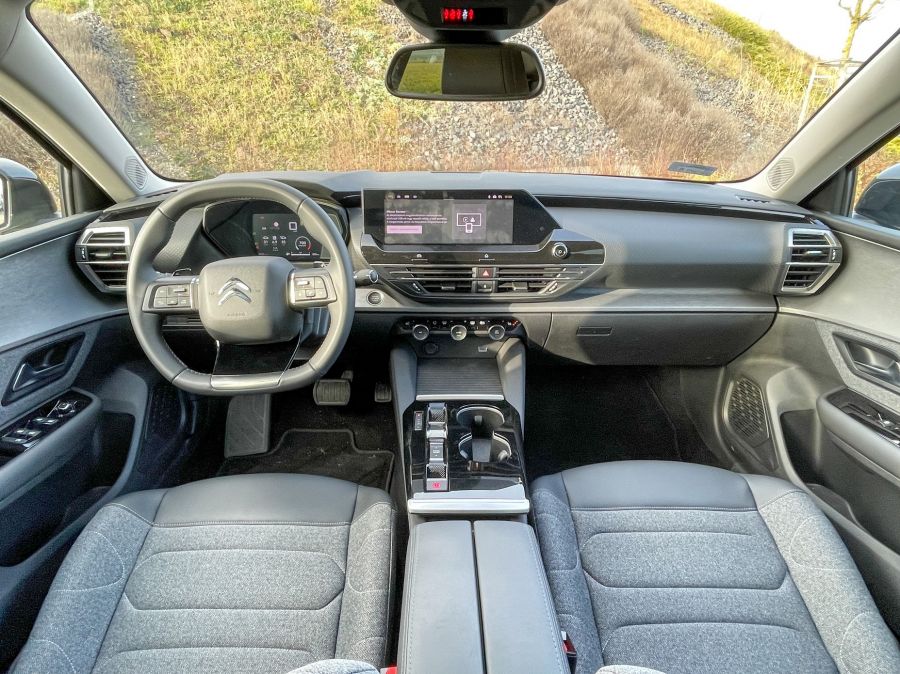 Olyan, mint a Citroën általában. Nonkonformista! – Citroën C5 X Feel Plus 1.2l - Autó & Motor - MOBILITY - 2022 Citroen C5X benzin teszt, C5 X Feel Plus  teszt, Citroen C5 X Feel Plus 1.2l teszt, citroen c5 x teszt, 