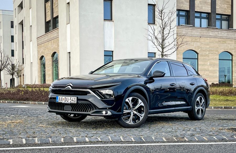 Olyan, mint a Citroën általában. Nonkonformista! – Citroën C5 X Feel Plus 1.2l - Autó & Motor - MOBILITY - 2022 Citroen C5X benzin teszt, C5 X Feel Plus  teszt, Citroen C5 X Feel Plus 1.2l teszt, citroen c5 x teszt, 
