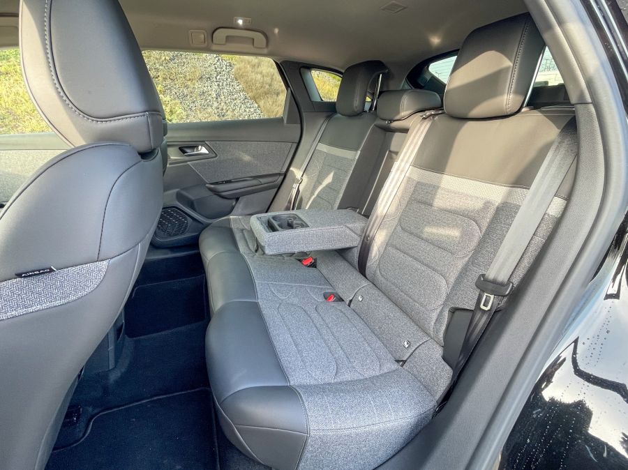 Olyan, mint a Citroën általában. Nonkonformista! – Citroën C5 X Feel Plus 1.2l - Autó & Motor - MOBILITY - 2022 Citroen C5X benzin teszt, C5 X Feel Plus  teszt, Citroen C5 X Feel Plus 1.2l teszt, citroen c5 x teszt, 