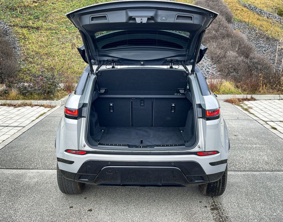 A korona legkisebb gyémántja – Range Rover Evoque 2.0P R-Dynamic HSE - Autó & Motor - MOBILITY - Evoque benzin teszt, Evoque petrol teszt, evoque teszt, Range Evoque 2.0P R-Dynanic  HSE teszt, range rover evoque, Range Rover Evoque 2.0 benzin teszt, Range Rover teszt, Range teszt, 