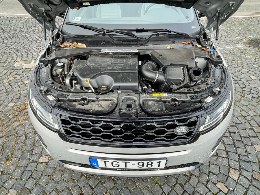 A korona legkisebb gyémántja – Range Rover Evoque 2.0P R-Dynamic HSE - Autó & Motor - MOBILITY - Evoque benzin teszt, Evoque petrol teszt, evoque teszt, Range Evoque 2.0P R-Dynanic  HSE teszt, range rover evoque, Range Rover Evoque 2.0 benzin teszt, Range Rover teszt, Range teszt, 