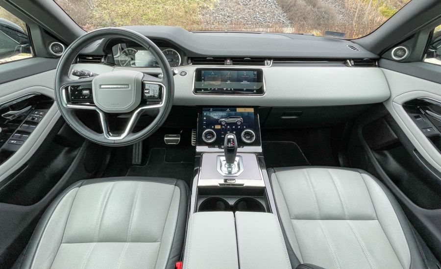 A korona legkisebb gyémántja – Range Rover Evoque 2.0P R-Dynamic HSE - Autó & Motor - MOBILITY - Evoque benzin teszt, Evoque petrol teszt, evoque teszt, Range Evoque 2.0P R-Dynanic  HSE teszt, range rover evoque, Range Rover Evoque 2.0 benzin teszt, Range Rover teszt, Range teszt, 