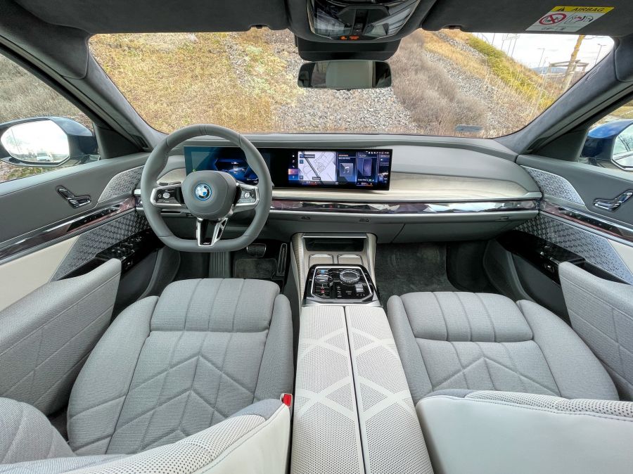 Egy tökéletes világ – BMW i7 xDrive60 - Autó & Motor - MOBILITY - BMW 7 elektromos teszt, BMW i7 teszt, BMW i7 xDrive60 teszt,