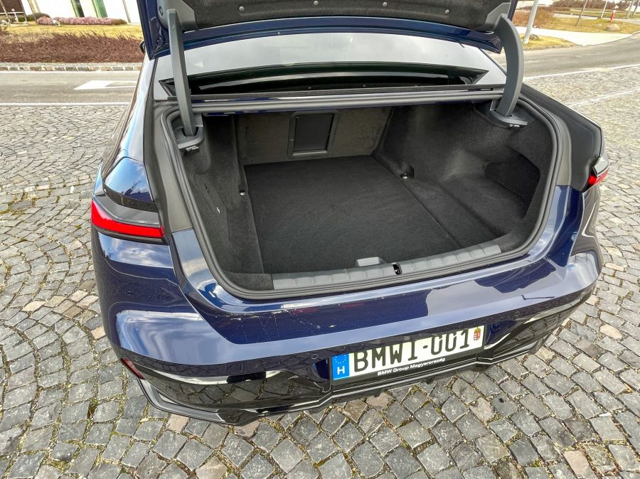 Egy tökéletes világ – BMW i7 xDrive60 - Autó & Motor - MOBILITY - BMW 7 elektromos teszt, BMW i7 teszt, BMW i7 xDrive60 teszt,