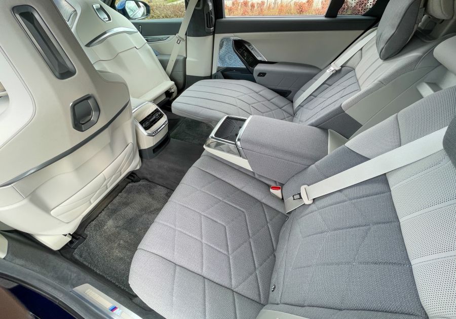 Egy tökéletes világ – BMW i7 xDrive60 - Autó & Motor - MOBILITY - BMW 7 elektromos teszt, BMW i7 teszt, BMW i7 xDrive60 teszt,