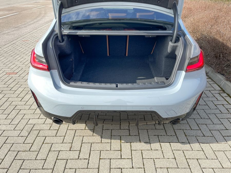 Maradj mindig fiatal – BMW 330i - Autó & Motor - MOBILITY - 2023 BMW 330i teszt, BMW 3, BMW 330i, BMW g20 facelift, új BMW 3 teszt, 