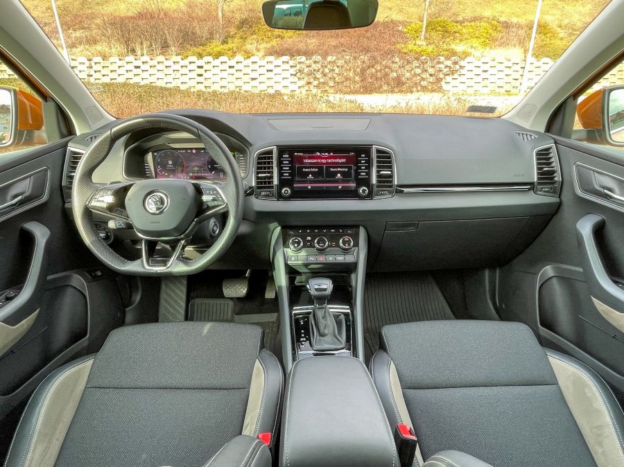 Kifogástalan – Skoda Karoq Style 1.5 TSI DSG - Autó & Motor - MOBILITY - karoq 2023, karoq teszt, Skoda karoq Style 1%2C5 Tsi DSG teszt, Skoda Karoq Style teszt, 