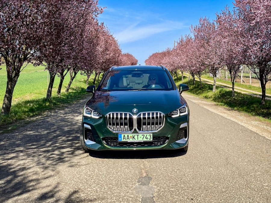 Sportos anyukáknak – BMW 230e Active Tourer - Autó & Motor - MOBILITY - 2023 BMW 230 PHEV teszt, 2023 BMW 230e Active Tourer teszt, Active Tourer BMW, BMW 2 Active Tourer teszt, BMW 230e teszt, 