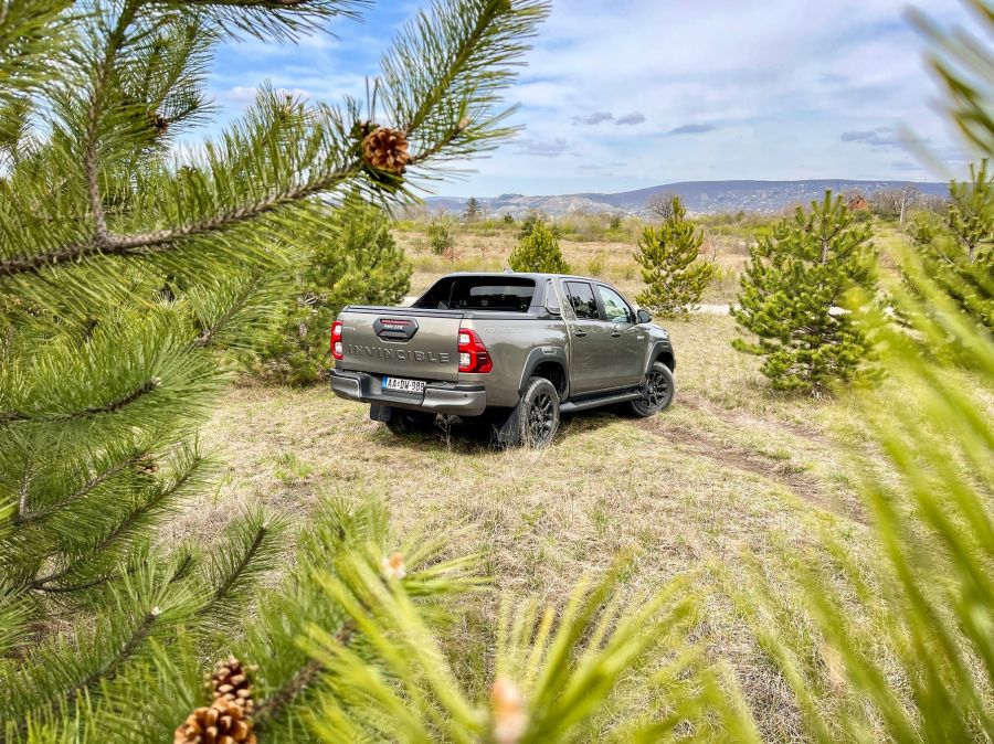 A legyőzhetetlen – Toyota Hilux Invincible - Autó & Motor - MOBILITY - 2023 Toyota Hilux, Hilux teszt, Toyota Hilux teszt, Toyota pickup teszt, 