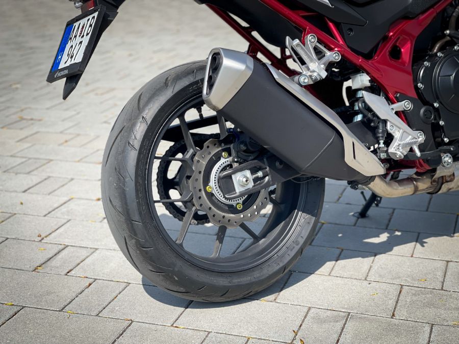 Több van benne, mint gondolnád – Honda CB750 Hornet - Autó & Motor - MOBILITY - cb750 hornet 2023, cb750 hornet teszt, Honda CB750 Hornet teszt, Honda CR750, 