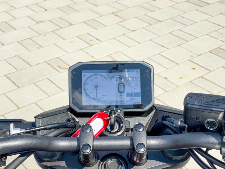 Több van benne, mint gondolnád – Honda CB750 Hornet - Autó & Motor - MOBILITY - cb750 hornet 2023, cb750 hornet teszt, Honda CB750 Hornet teszt, Honda CR750, 