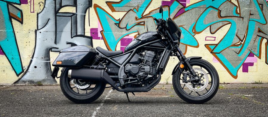 Lázadj, lázadj és továbbra is lázadj – Honda CMX1100T Rebel - Autó & Motor - MOBILITY - honda cmx1100T rebel teszt, honda rebel 1100 teszt, honda rebel 1100 touring, 