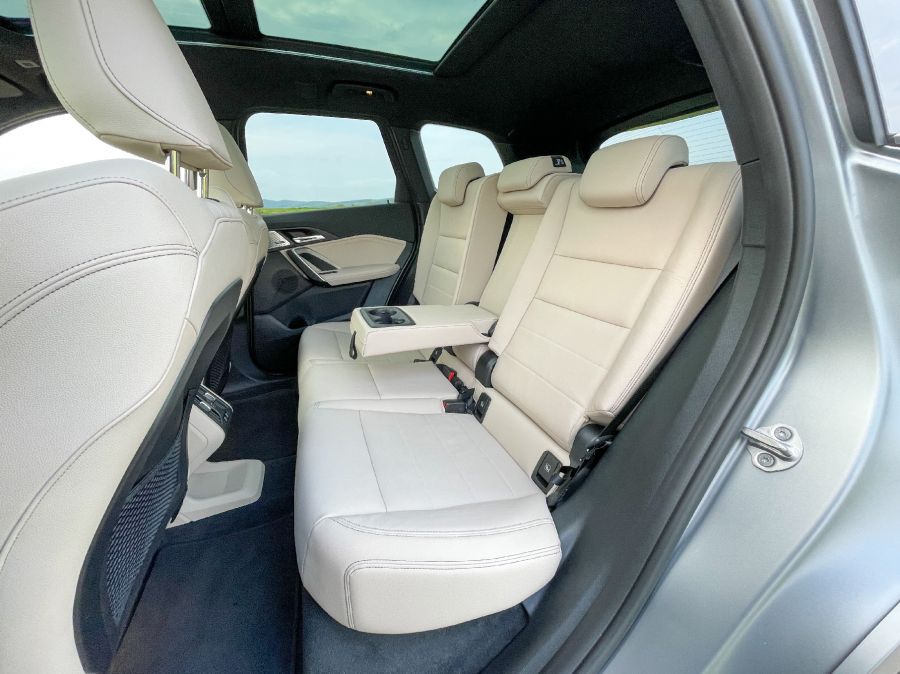 Elektromos autózás belépő, BMW módra – BMW iX1 xDrive30 - Autó & Motor - MOBILITY - BMW iX1 elektromos teszt, BMW iX1 teszt, BMW iX1 xDrive30 teszt, BMW x1, ix1 teszt, ix1 xdrive30,