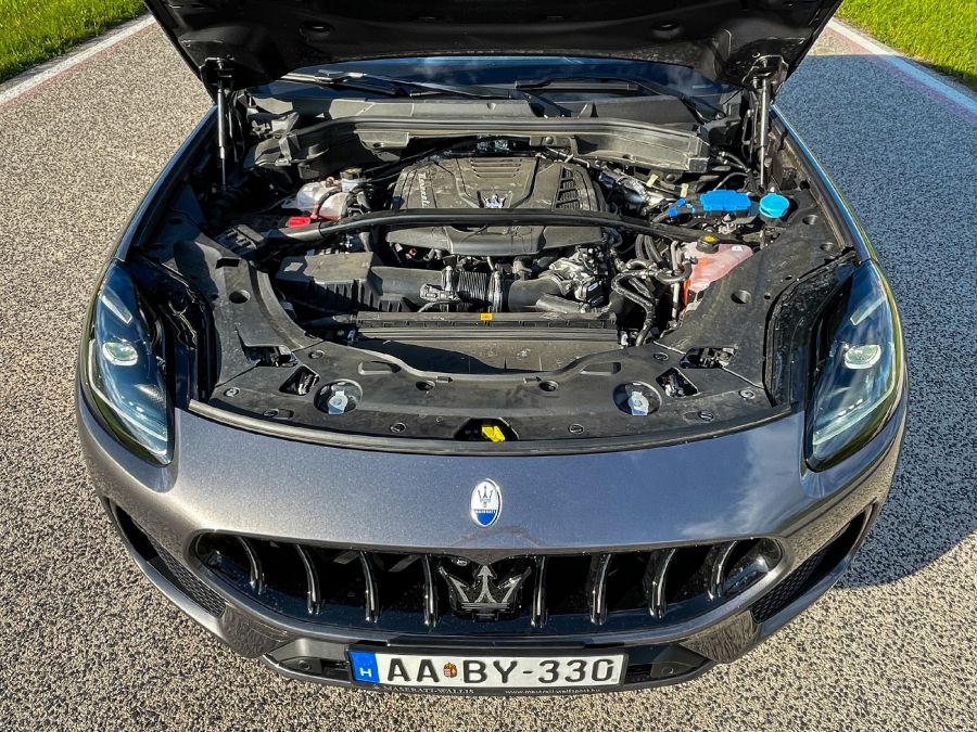 Végigsöpör, mint a Földközi tengeri szél - Maserati Grecale - Autó & Motor - MOBILITY - 2023 grecale maserati teszt, grecale, grecale gt, grecale teszt, maserati grecale, maserati SUV teszt, 