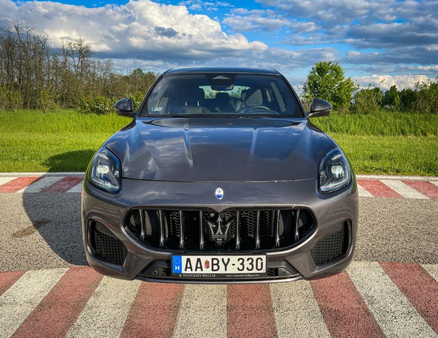 Végigsöpör, mint a Földközi tengeri szél - Maserati Grecale - Autó & Motor - MOBILITY - 2023 grecale maserati teszt, grecale, grecale gt, grecale teszt, maserati grecale, maserati SUV teszt, 