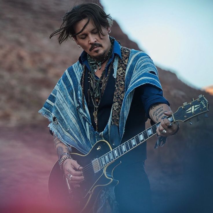 'Az emberek nem azért sírnak, mert gyengék, hanem azért, mert túl régóta erősek.' - Isten éltessen Johnny Deep - STYLENEWS - Kultúra - 