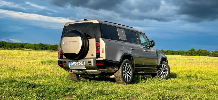 Ki a kicsit nem becsüli, vehet nagyobbat – Land Rover Defender 130 D300 AWD - Autó & Motor - MOBILITY - 2023 Land Rover Defender 130 D300 AWD teszt, Defedenr D300, defender 130, Defender teszt, land rover defender, Land Rover Defender 130 D300, LAnd Rover teszt, 