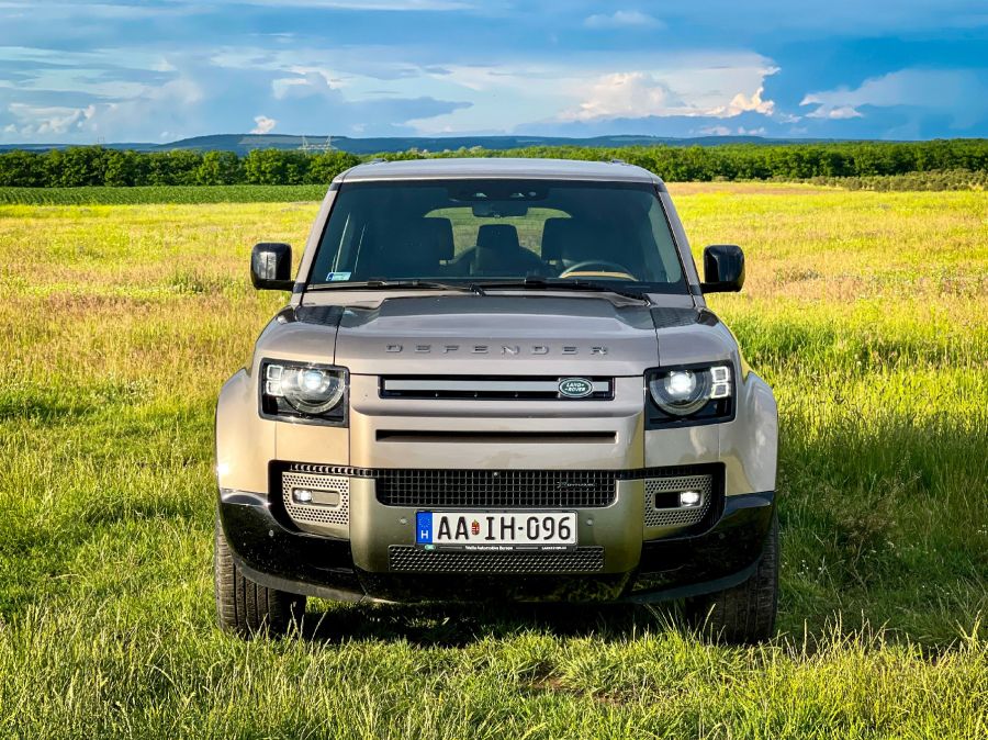 Ki a kicsit nem becsüli, vehet nagyobbat – Land Rover Defender 130 D300 AWD - Autó & Motor - MOBILITY - 2023 Land Rover Defender 130 D300 AWD teszt, Defedenr D300, defender 130, Defender teszt, land rover defender, Land Rover Defender 130 D300, LAnd Rover teszt, 